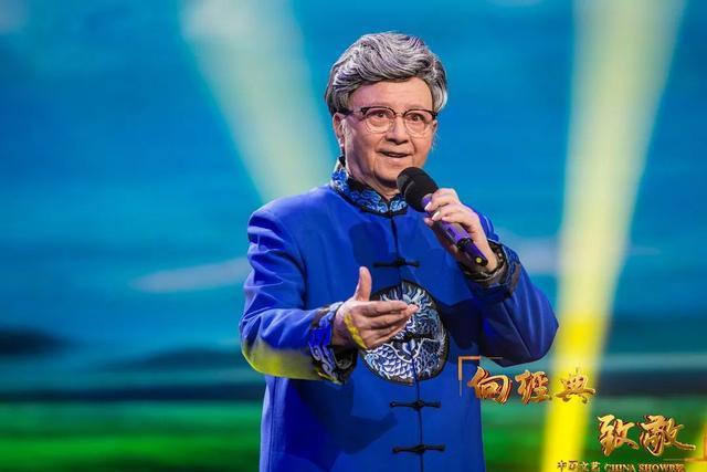 在深入生活,扎根人民中進行無愧于時代的文藝創(chuàng)作